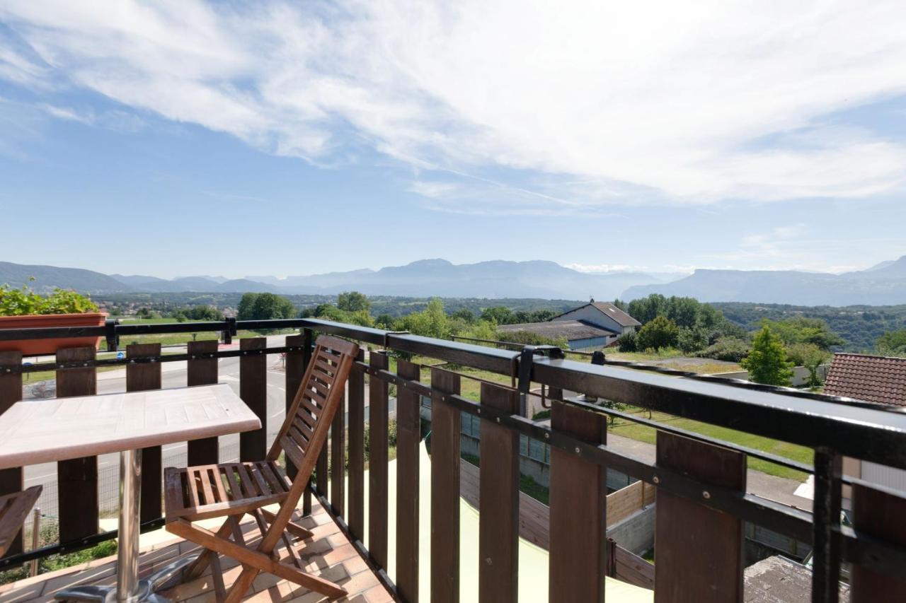 Hotel Logis Le Pont De Champ Beaucroissant Exterior foto